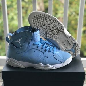 Jordan Retro 7 Pantone